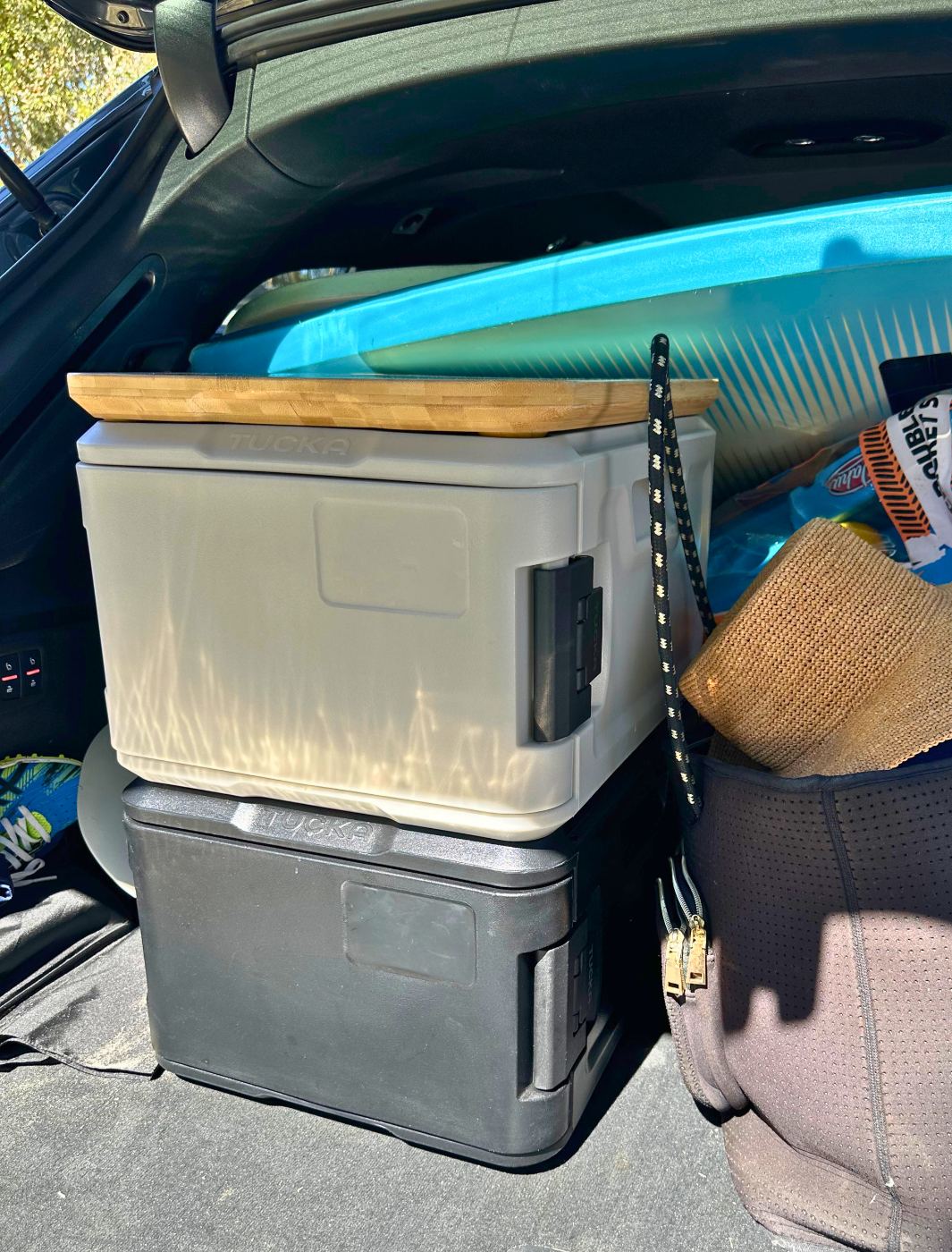 Foil tray sliding in boot